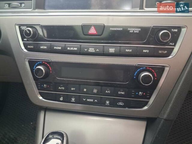 Синій Хендай Соната, об'ємом двигуна 2.36 л та пробігом 185 тис. км за 12500 $, фото 22 на Automoto.ua