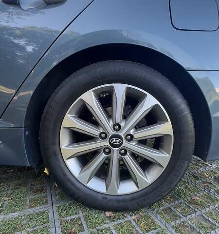 Синій Хендай Соната, об'ємом двигуна 2.36 л та пробігом 130 тис. км за 11500 $, фото 17 на Automoto.ua