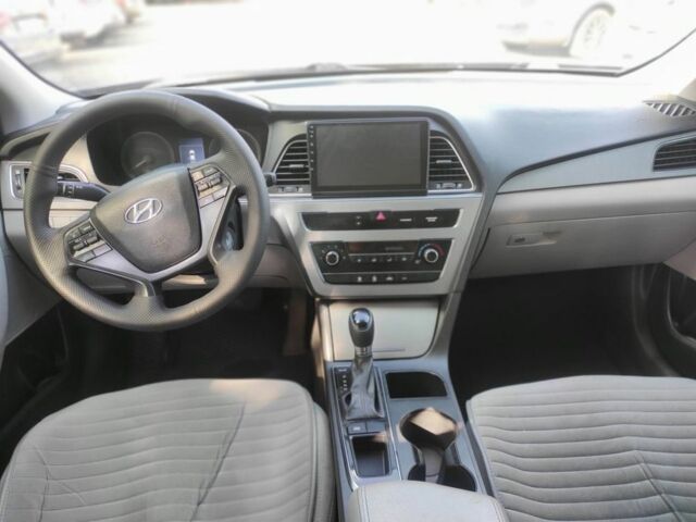 Синий Хендай Соната, объемом двигателя 2.4 л и пробегом 256 тыс. км за 7973 $, фото 4 на Automoto.ua