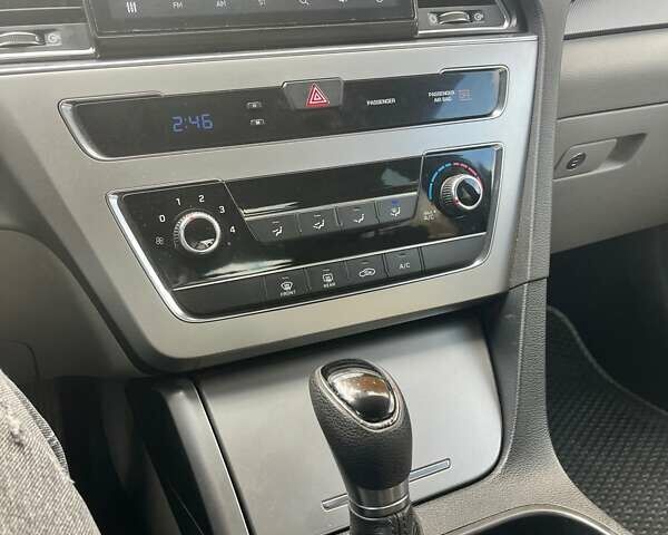 Синій Хендай Соната, об'ємом двигуна 2.4 л та пробігом 127 тис. км за 10500 $, фото 14 на Automoto.ua