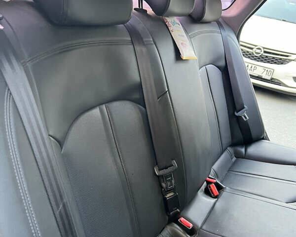 Синий Хендай Соната, объемом двигателя 2 л и пробегом 225 тыс. км за 12500 $, фото 12 на Automoto.ua