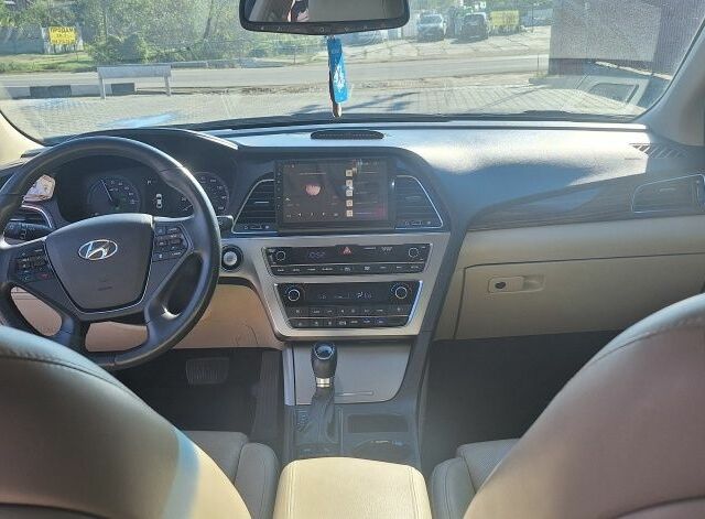 Синій Хендай Соната, об'ємом двигуна 2 л та пробігом 150 тис. км за 11800 $, фото 5 на Automoto.ua