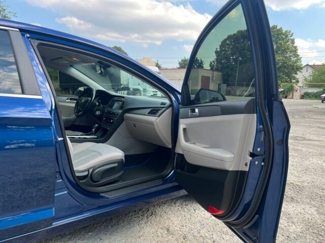 Синий Хендай Соната, объемом двигателя 2.4 л и пробегом 140 тыс. км за 8600 $, фото 6 на Automoto.ua