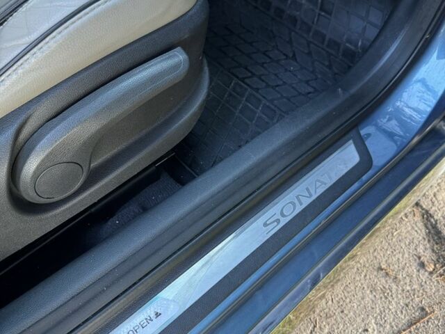 Синій Хендай Соната, об'ємом двигуна 2 л та пробігом 181 тис. км за 11000 $, фото 15 на Automoto.ua