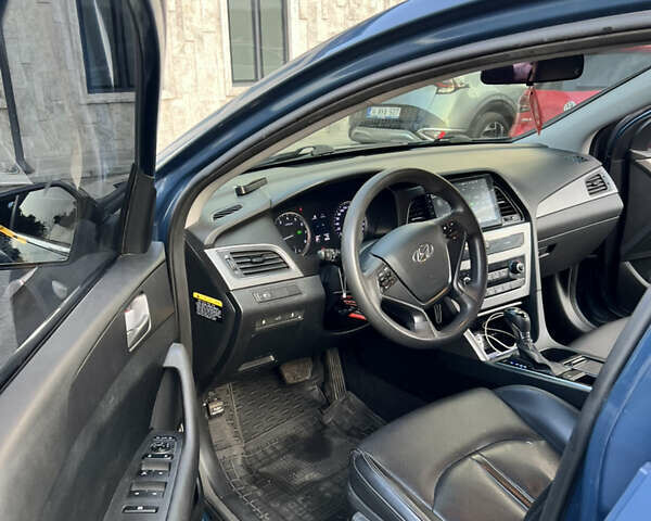 Синий Хендай Соната, объемом двигателя 2 л и пробегом 225 тыс. км за 12500 $, фото 8 на Automoto.ua