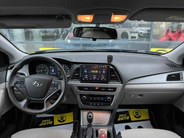 Синій Хендай Соната, об'ємом двигуна 2.4 л та пробігом 127 тис. км за 10500 $, фото 9 на Automoto.ua