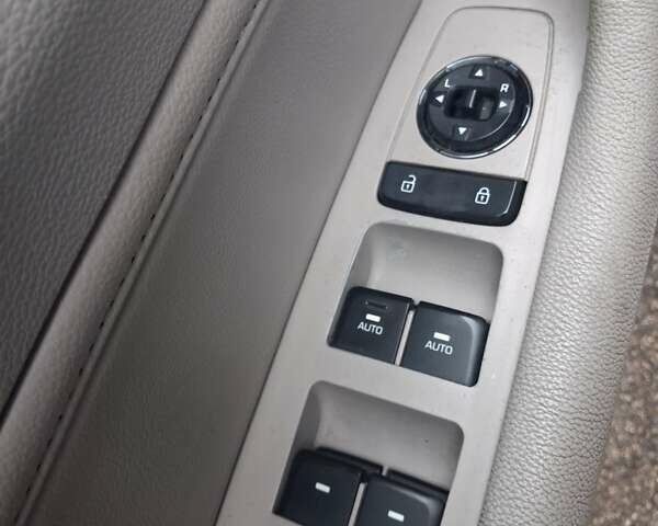 Синій Хендай Соната, об'ємом двигуна 2.36 л та пробігом 185 тис. км за 12500 $, фото 17 на Automoto.ua