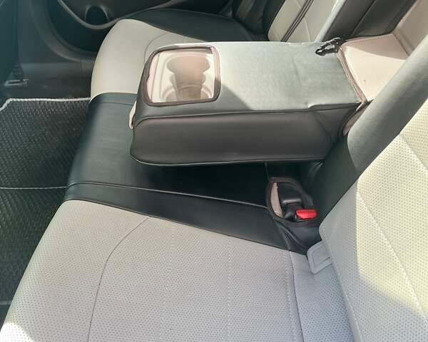 Синій Хендай Соната, об'ємом двигуна 2.4 л та пробігом 127 тис. км за 10500 $, фото 17 на Automoto.ua