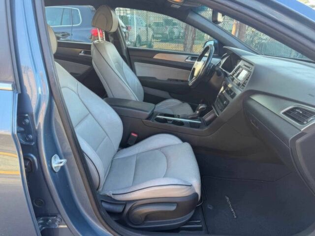 Синій Хендай Соната, об'ємом двигуна 2 л та пробігом 80 тис. км за 9000 $, фото 7 на Automoto.ua