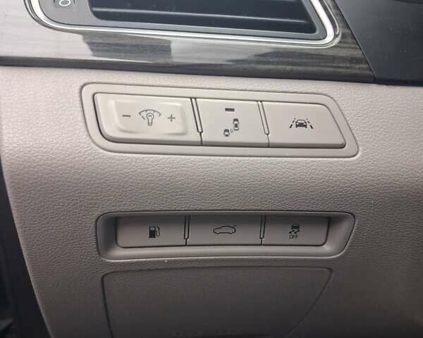 Синій Хендай Соната, об'ємом двигуна 2.36 л та пробігом 185 тис. км за 12500 $, фото 15 на Automoto.ua