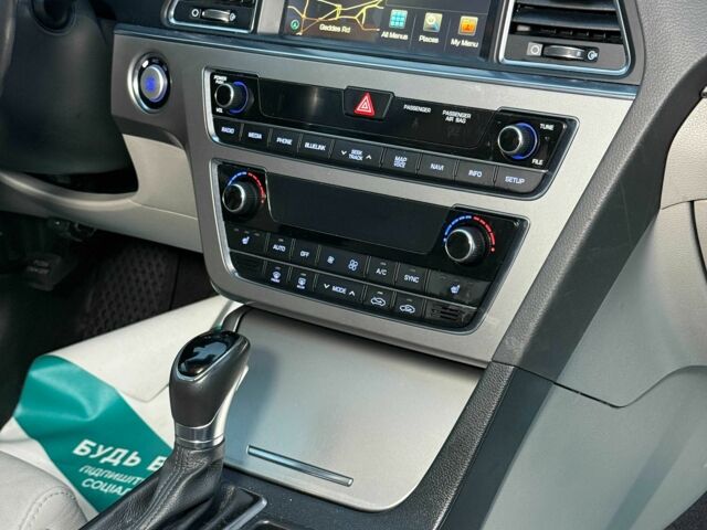 Синий Хендай Соната, объемом двигателя 2.4 л и пробегом 146 тыс. км за 9900 $, фото 6 на Automoto.ua