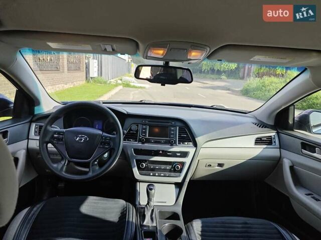 Синій Хендай Соната, об'ємом двигуна 2.36 л та пробігом 234 тис. км за 9600 $, фото 17 на Automoto.ua