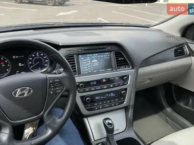 Синий Хендай Соната, объемом двигателя 2.36 л и пробегом 145 тыс. км за 10500 $, фото 6 на Automoto.ua