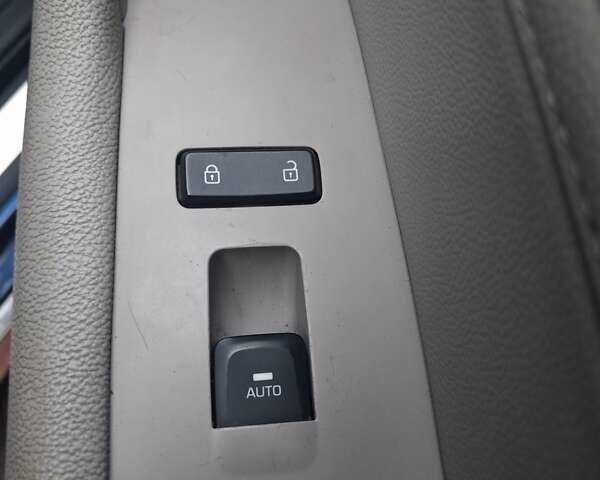 Синій Хендай Соната, об'ємом двигуна 2.36 л та пробігом 185 тис. км за 12500 $, фото 21 на Automoto.ua