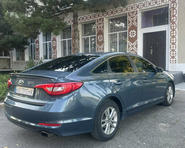 Синий Хендай Соната, объемом двигателя 2.36 л и пробегом 285 тыс. км за 10800 $, фото 5 на Automoto.ua