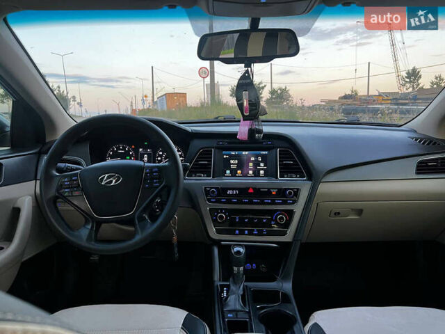 Синий Хендай Соната, объемом двигателя 2.4 л и пробегом 205 тыс. км за 12500 $, фото 11 на Automoto.ua