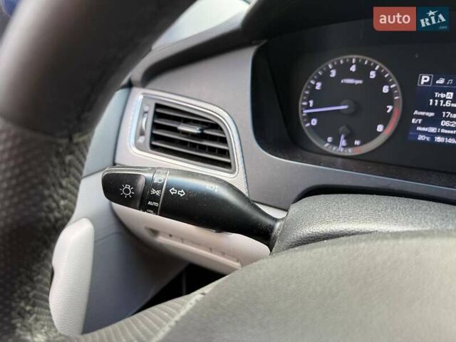 Синий Хендай Соната, объемом двигателя 2.36 л и пробегом 252 тыс. км за 9790 $, фото 13 на Automoto.ua