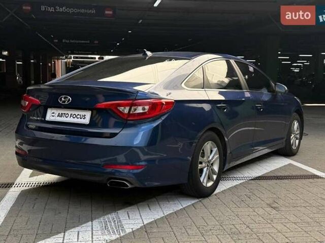 Синий Хендай Соната, объемом двигателя 2.36 л и пробегом 252 тыс. км за 9790 $, фото 6 на Automoto.ua