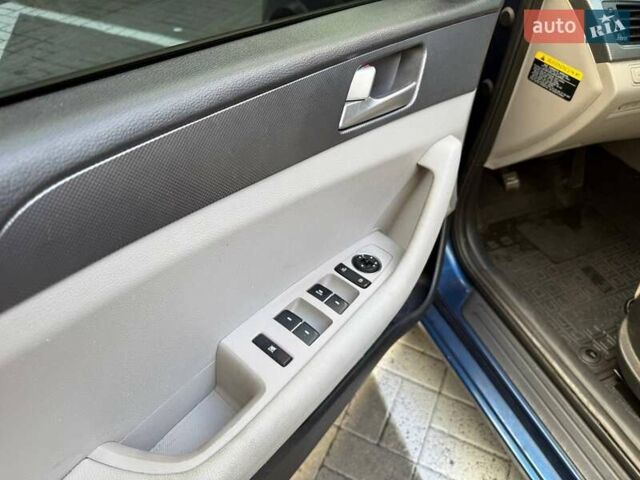 Синий Хендай Соната, объемом двигателя 2.36 л и пробегом 252 тыс. км за 9790 $, фото 7 на Automoto.ua