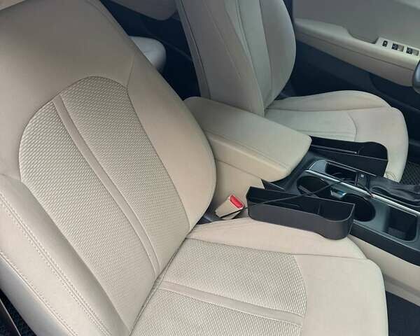 Синий Хендай Соната, объемом двигателя 2.4 л и пробегом 120 тыс. км за 10500 $, фото 11 на Automoto.ua