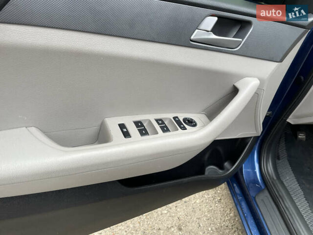 Синій Хендай Соната, об'ємом двигуна 2.36 л та пробігом 125 тис. км за 8500 $, фото 17 на Automoto.ua