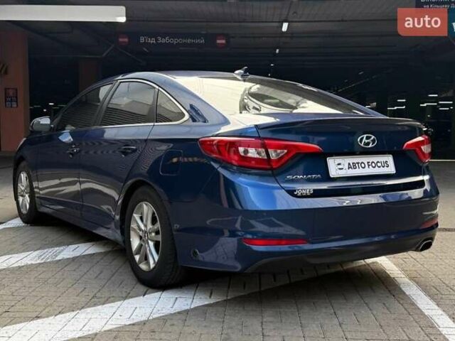 Синий Хендай Соната, объемом двигателя 2.36 л и пробегом 252 тыс. км за 9790 $, фото 4 на Automoto.ua