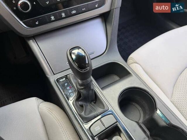 Синий Хендай Соната, объемом двигателя 2.36 л и пробегом 252 тыс. км за 9790 $, фото 19 на Automoto.ua