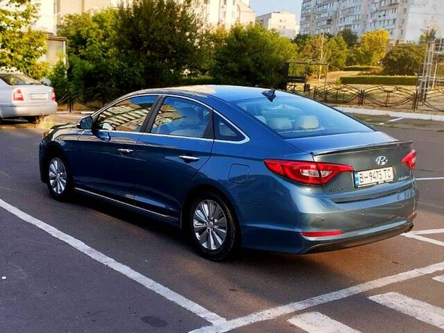 Синий Хендай Соната, объемом двигателя 2 л и пробегом 172 тыс. км за 12000 $, фото 2 на Automoto.ua