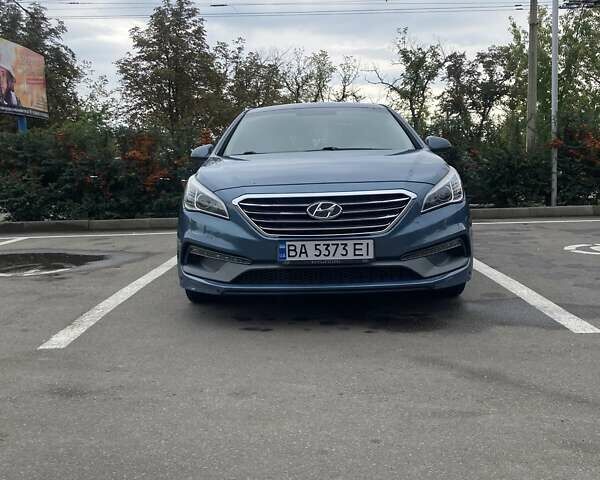 Синий Хендай Соната, объемом двигателя 2.4 л и пробегом 140 тыс. км за 12700 $, фото 1 на Automoto.ua