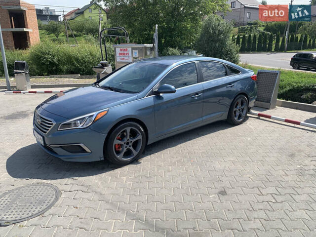 Синий Хендай Соната, объемом двигателя 2.4 л и пробегом 144 тыс. км за 12100 $, фото 2 на Automoto.ua