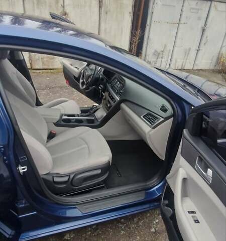 Синий Хендай Соната, объемом двигателя 2.36 л и пробегом 138 тыс. км за 8900 $, фото 8 на Automoto.ua