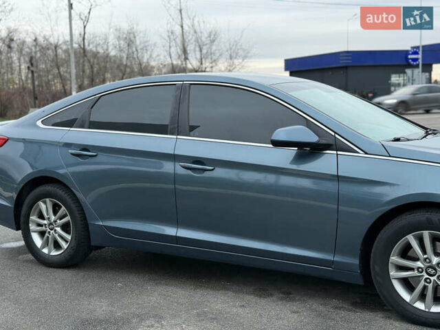 Синій Хендай Соната, об'ємом двигуна 2.36 л та пробігом 113 тис. км за 9900 $, фото 7 на Automoto.ua