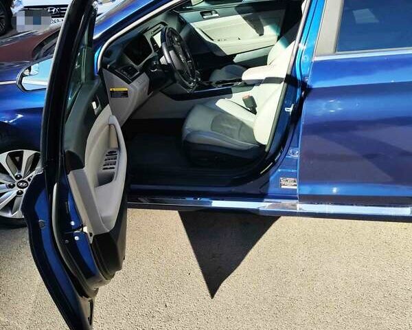Синий Хендай Соната, объемом двигателя 2.36 л и пробегом 121 тыс. км за 9600 $, фото 5 на Automoto.ua