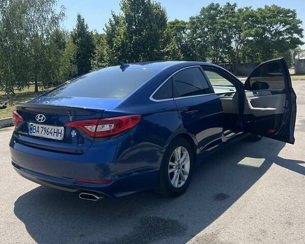 Синий Хендай Соната, объемом двигателя 2.36 л и пробегом 210 тыс. км за 8300 $, фото 7 на Automoto.ua