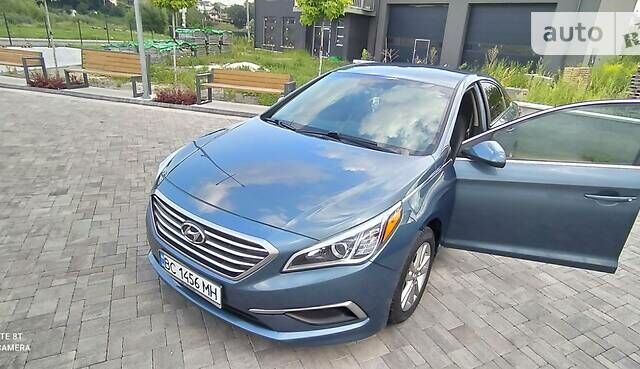 Синий Хендай Соната, объемом двигателя 2.4 л и пробегом 144 тыс. км за 12100 $, фото 1 на Automoto.ua