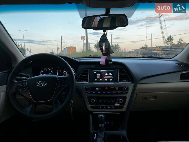 Синий Хендай Соната, объемом двигателя 2.4 л и пробегом 205 тыс. км за 12500 $, фото 12 на Automoto.ua