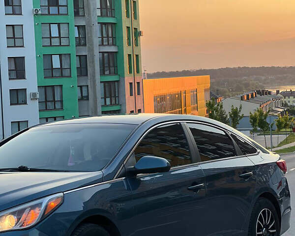 Синий Хендай Соната, объемом двигателя 2.4 л и пробегом 205 тыс. км за 12500 $, фото 4 на Automoto.ua