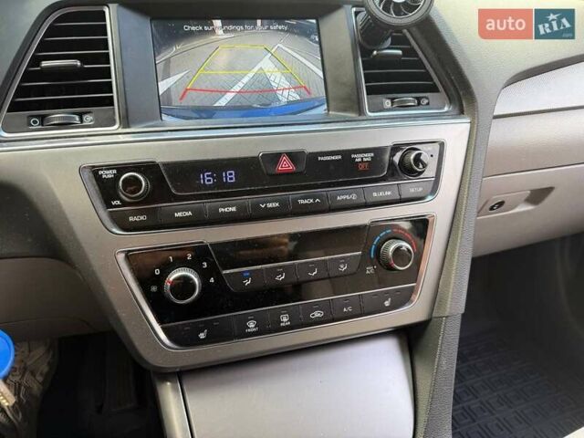 Синий Хендай Соната, объемом двигателя 2.36 л и пробегом 252 тыс. км за 9790 $, фото 18 на Automoto.ua