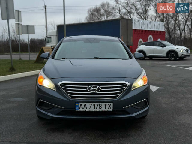 Синій Хендай Соната, об'ємом двигуна 2.36 л та пробігом 113 тис. км за 9900 $, фото 1 на Automoto.ua