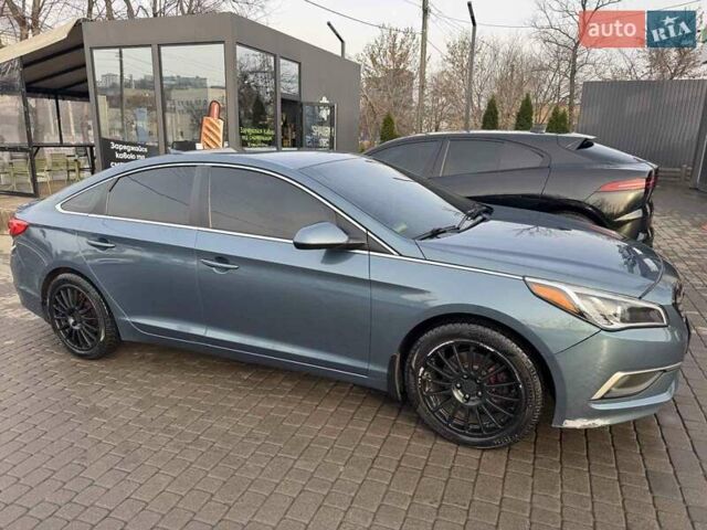 Синий Хендай Соната, объемом двигателя 2.4 л и пробегом 120 тыс. км за 10500 $, фото 4 на Automoto.ua