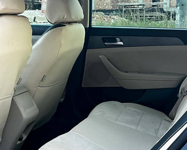 Синий Хендай Соната, объемом двигателя 2.4 л и пробегом 205 тыс. км за 12500 $, фото 10 на Automoto.ua