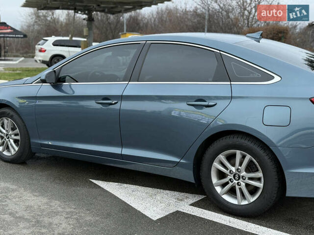Синій Хендай Соната, об'ємом двигуна 2.36 л та пробігом 113 тис. км за 9900 $, фото 8 на Automoto.ua