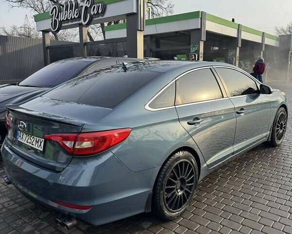 Синий Хендай Соната, объемом двигателя 2.4 л и пробегом 120 тыс. км за 10500 $, фото 3 на Automoto.ua