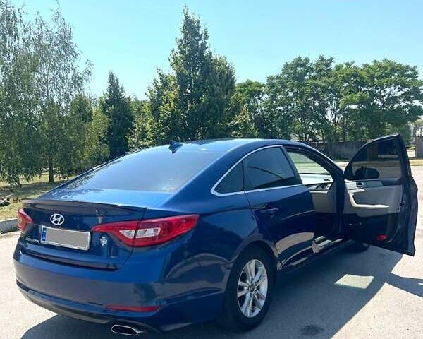 Синий Хендай Соната, объемом двигателя 2.36 л и пробегом 210 тыс. км за 8300 $, фото 1 на Automoto.ua