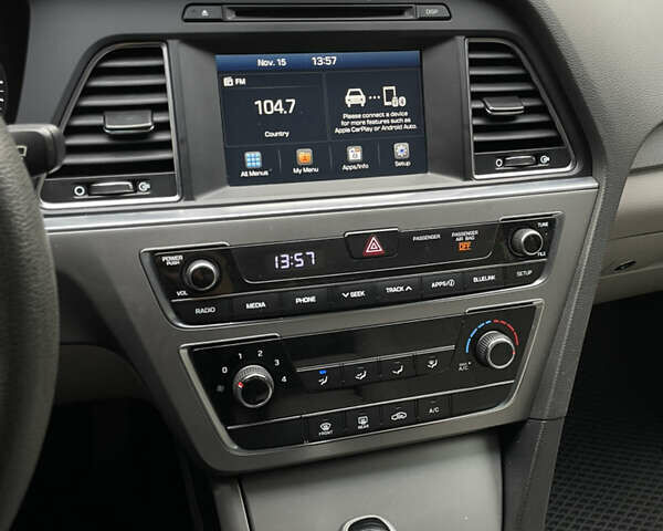 Синій Хендай Соната, об'ємом двигуна 2.36 л та пробігом 125 тис. км за 8500 $, фото 22 на Automoto.ua