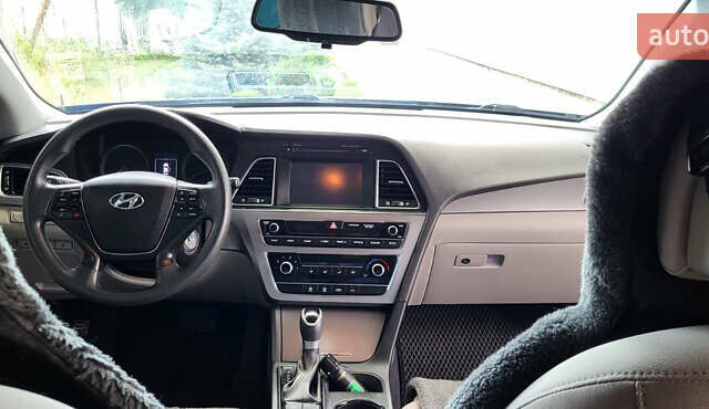 Синій Хендай Соната, об'ємом двигуна 2.36 л та пробігом 130 тис. км за 9700 $, фото 4 на Automoto.ua