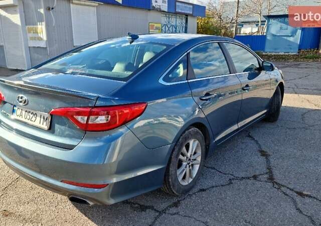 Синий Хендай Соната, объемом двигателя 2.36 л и пробегом 120 тыс. км за 10500 $, фото 2 на Automoto.ua
