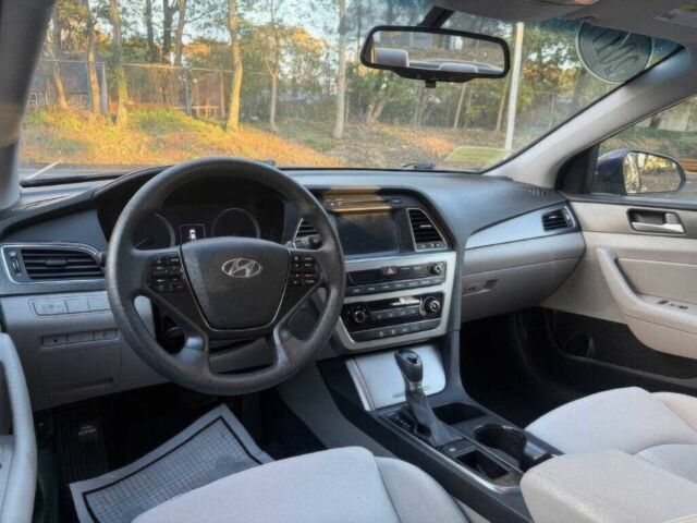 Синий Хендай Соната, объемом двигателя 2.4 л и пробегом 65 тыс. км за 4300 $, фото 8 на Automoto.ua