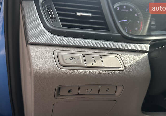 Хендай Соната 2017 в Киеве на Automoto.ua Синий Хендай Соната, объемом двигателя 2.36 л и пробегом 112 тыс. км за 11900 $, фото 10 на Automoto.ua