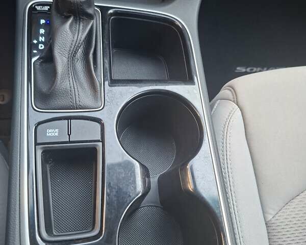 Хендай Соната 2017 в Киеве на Automoto.ua Синий Хендай Соната, объемом двигателя 2.36 л и пробегом 90 тыс. км за 11999 $, фото 31 на Automoto.ua